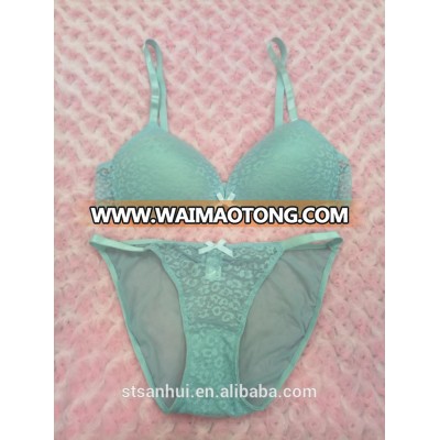 OEM Service breathable lace underwear woman bra panty set